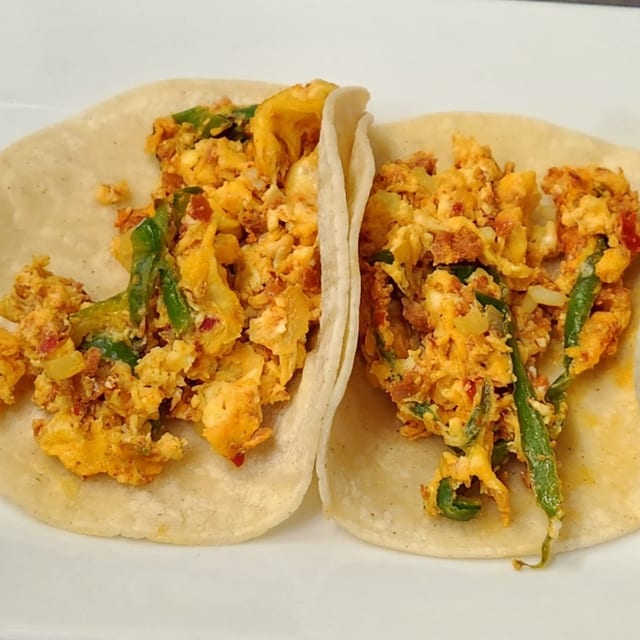 Huevos con Rajas Tacos.