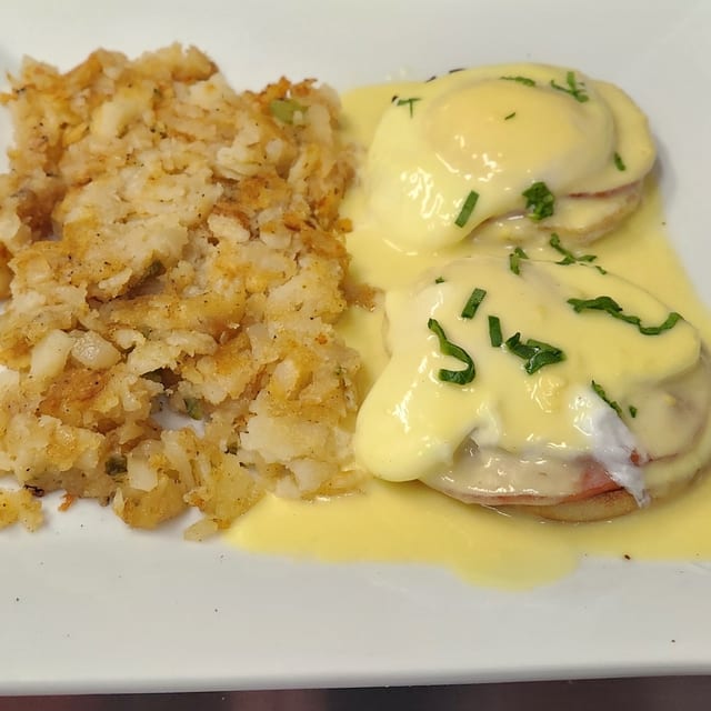 Salmon Benedict.