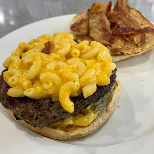 Bacoroni Burger.